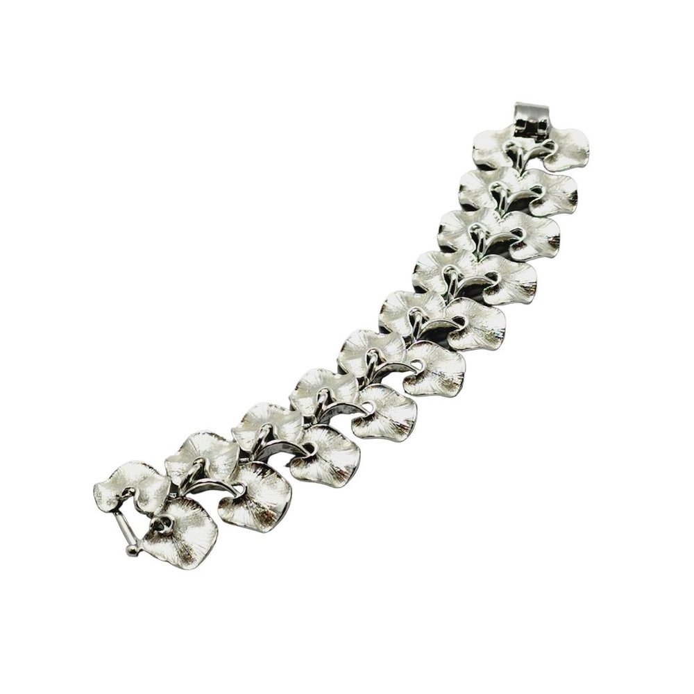 Vintage Signed Lisner Silvertone Lilypad Design Bracelet (A736)